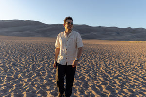 Everglades - Men's Short-Sleeve Shirt in Chamisa (Tan) (front view in sands)