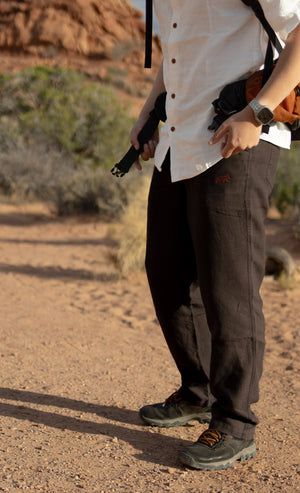 Joshua Tree - Men's Breathable Hemp Trail Pants in Obsidian (Black)
