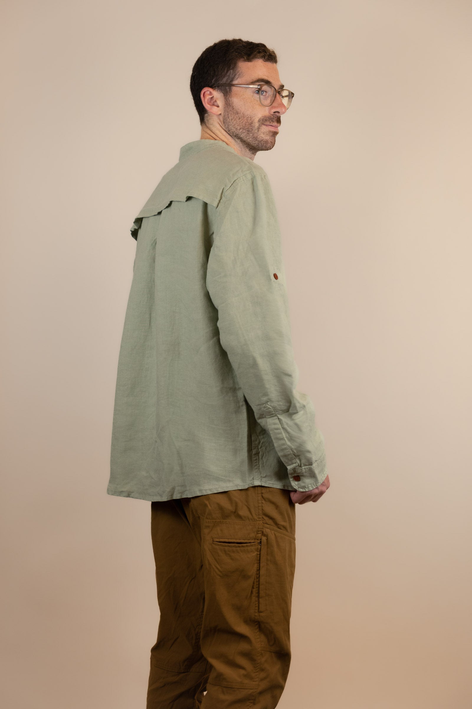 Canyonlands - Men’s Long-Sleeve Ventilated Hemp Shirt in Agave (Light Green) (side view)