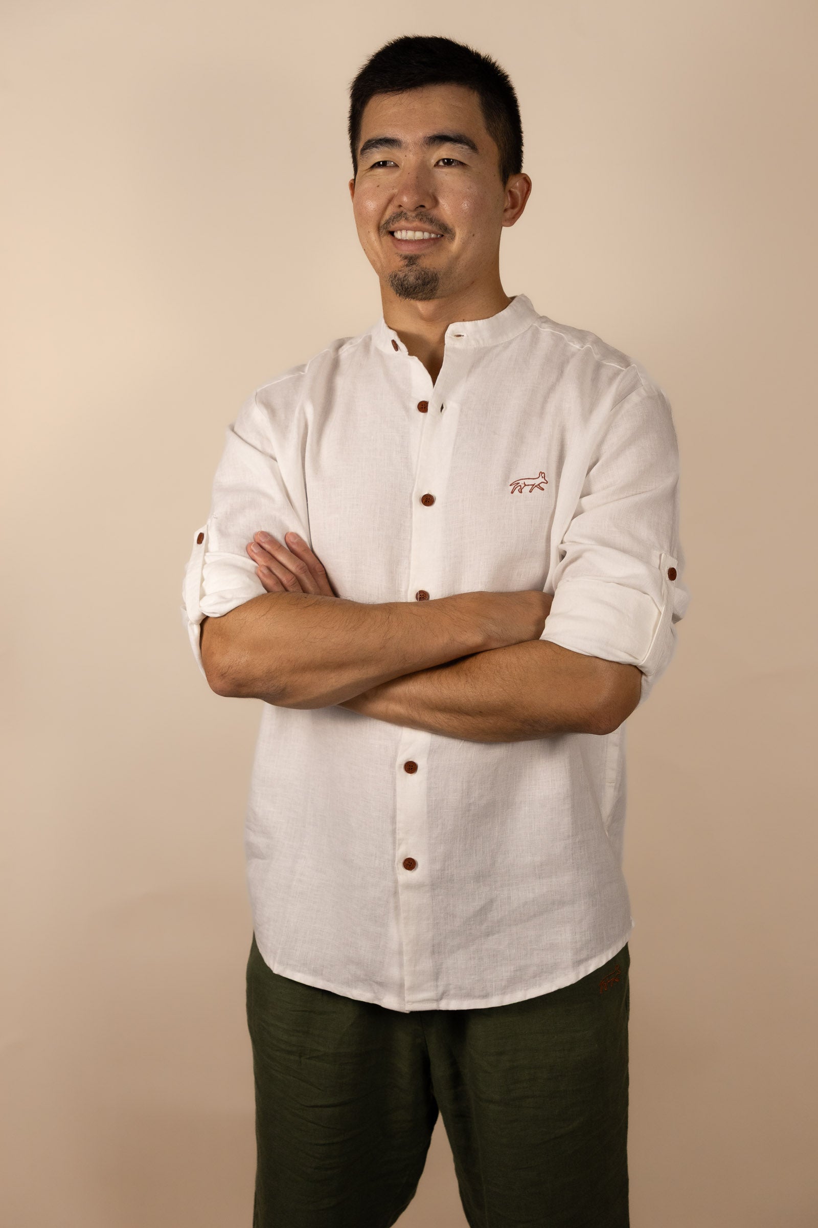 Canyonlands - Men’s Long-Sleeve Ventilated Hemp Shirt in Desert Willow (White) (front view)