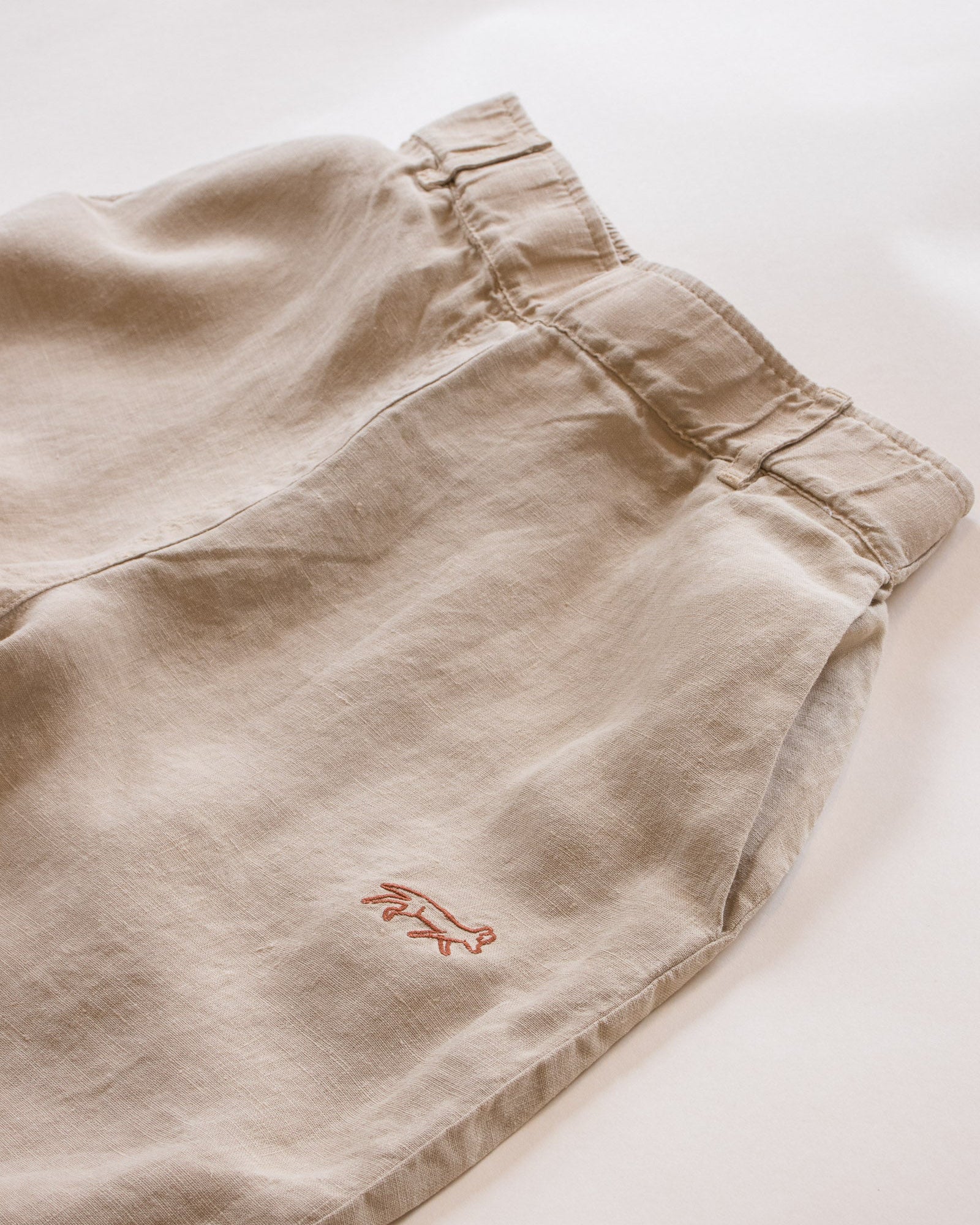 Joshua Tree - Women's Breathable Hemp Trail Pants in Sandstone (Tan) (close up)