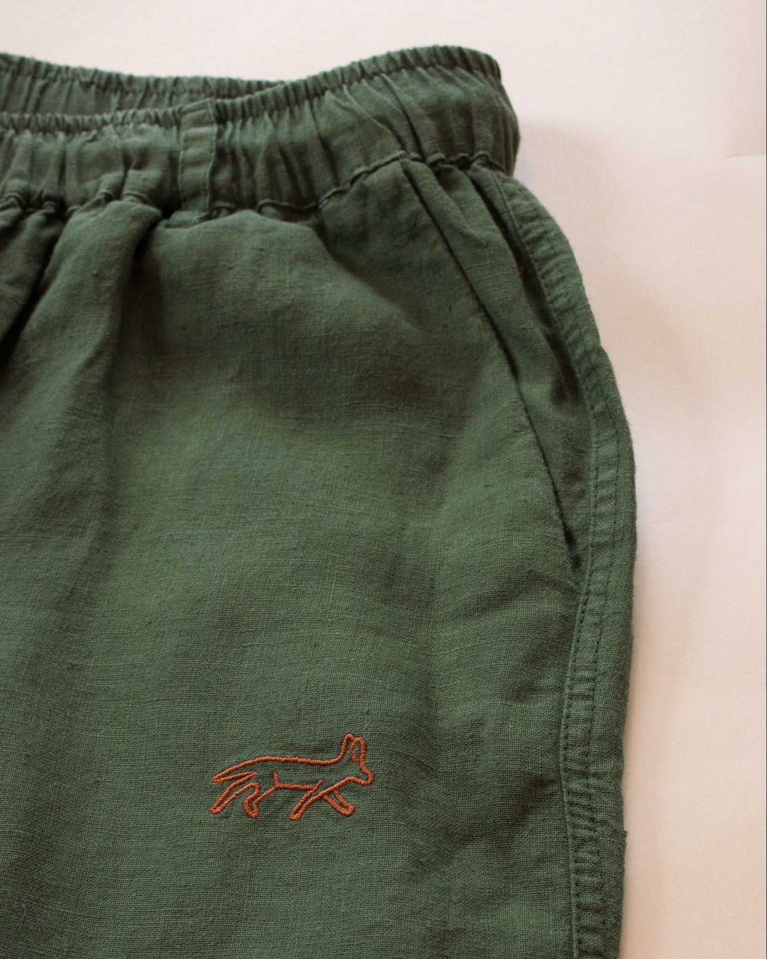 Joshua Tree - Women's Breathable Hemp Trail Pants in Olivine (Green) (close up)