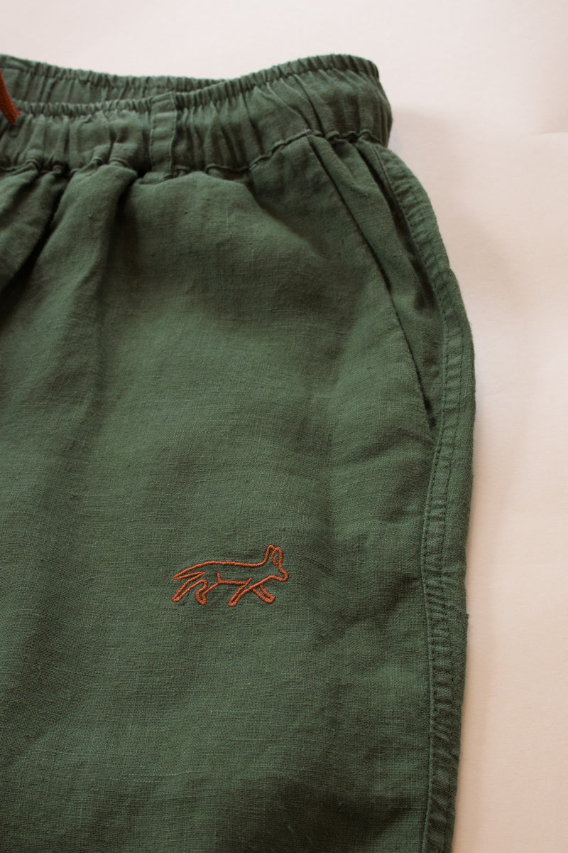 Joshua Tree - Women's Breathable Hemp Trail Pants in Olivine (Green) (close up)